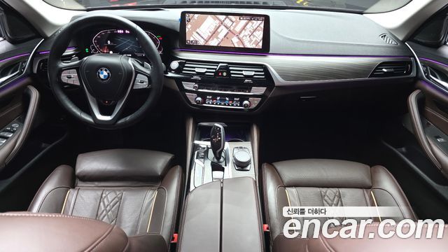 BMW 5-Series 530i xDrive Luxury