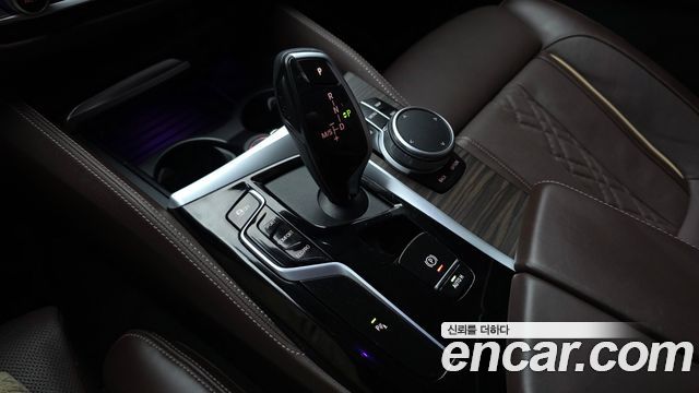 BMW 5-Series 530i xDrive Luxury