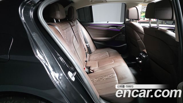 BMW 5-Series 530i xDrive Luxury