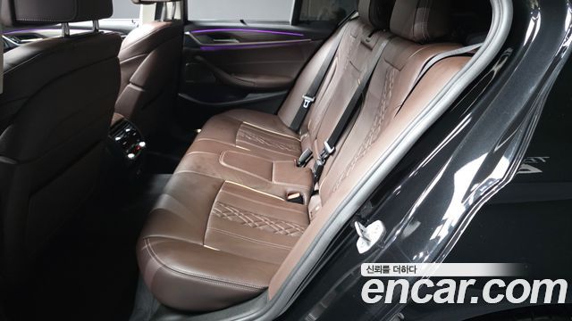 BMW 5-Series 530i xDrive Luxury