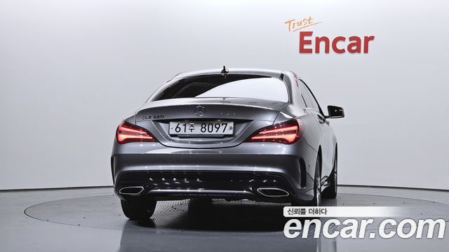 Mercedes-Benz CLA-Class CLA220 AMG Line