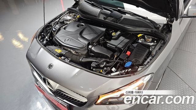 Mercedes-Benz CLA-Class CLA220 AMG Line