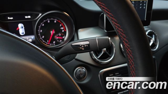 Mercedes-Benz CLA-Class CLA220 AMG Line