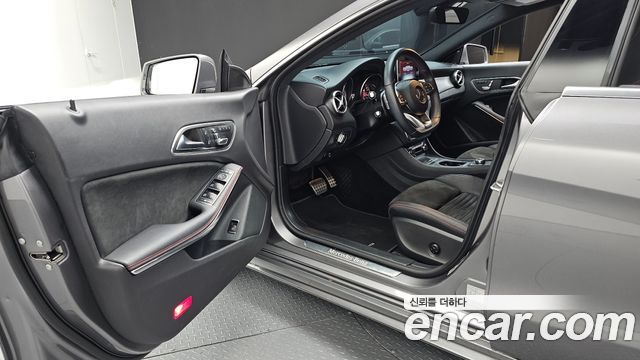 Mercedes-Benz CLA-Class CLA220 AMG Line