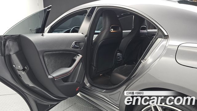 Mercedes-Benz CLA-Class CLA220 AMG Line