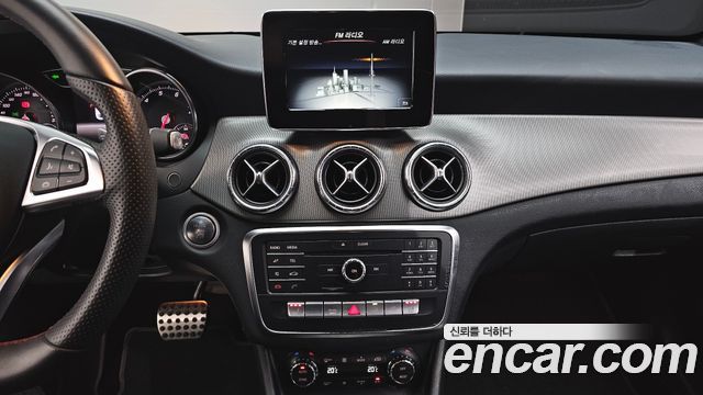 Mercedes-Benz CLA-Class CLA220 AMG Line