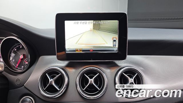 Mercedes-Benz CLA-Class CLA220 AMG Line