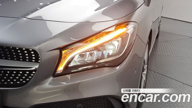 Mercedes-Benz CLA-Class CLA220 AMG Line