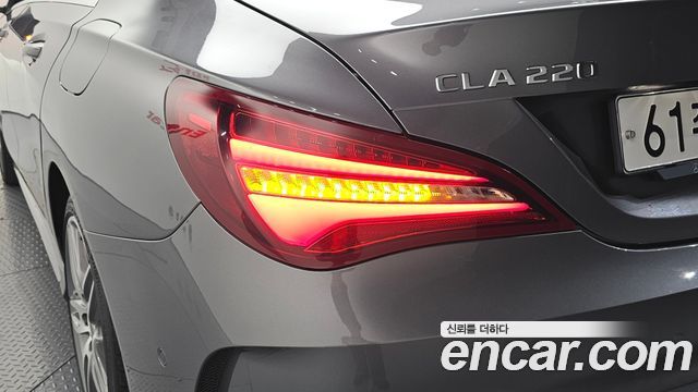 Mercedes-Benz CLA-Class CLA220 AMG Line