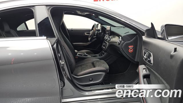 Mercedes-Benz CLA-Class CLA220 AMG Line