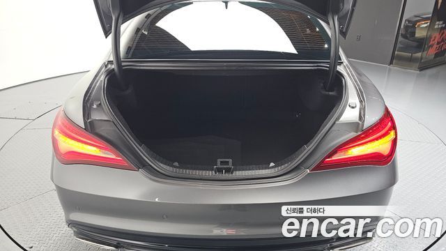 Mercedes-Benz CLA-Class CLA220 AMG Line