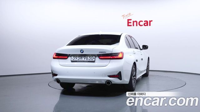 BMW 3-Series 320i