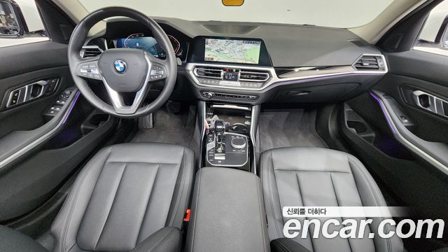 BMW 3-Series 320i