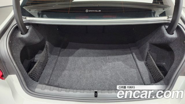 BMW 3-Series 320i