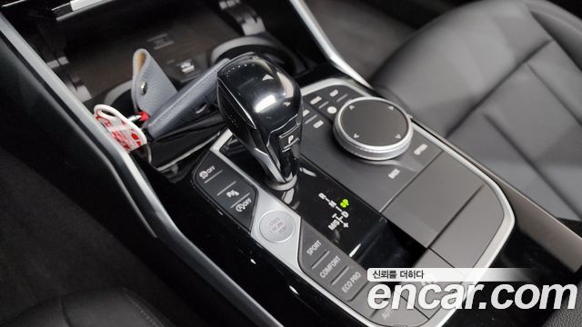 BMW 3-Series 320i
