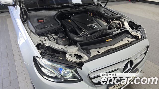 Mercedes-Benz E-Class E300 Avantgarde