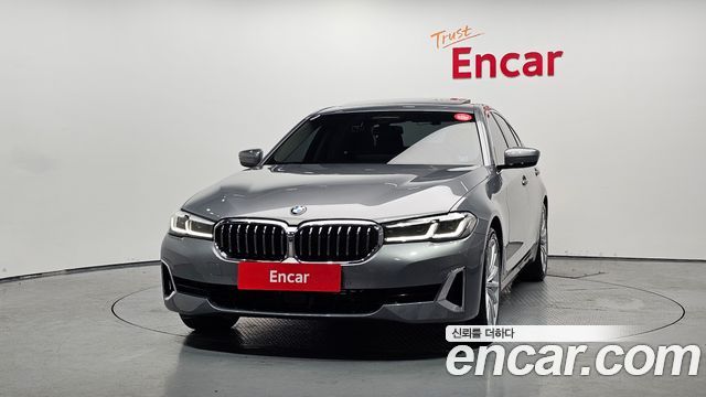 BMW 5-Series 530i xDrive Luxury