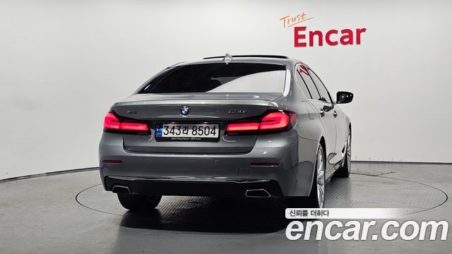 BMW 5-Series 530i xDrive Luxury