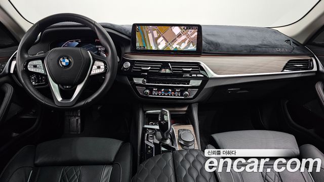 BMW 5-Series 530i xDrive Luxury