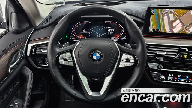 BMW 5-Series 530i xDrive Luxury