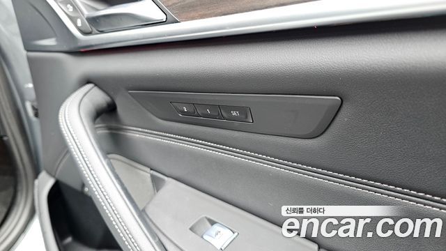 BMW 5-Series 530i xDrive Luxury