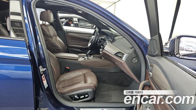 BMW 5-Series 530i M Sport Package Plus