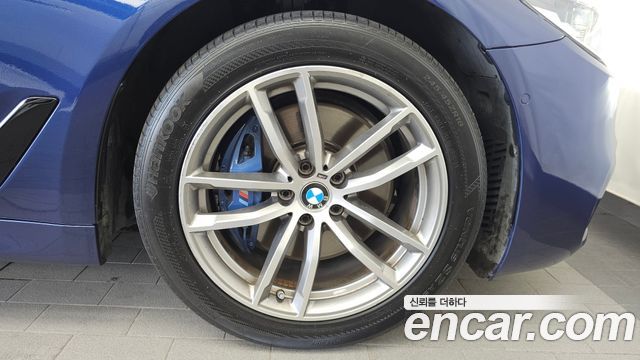 BMW 5-Series 530i M Sport Package Plus