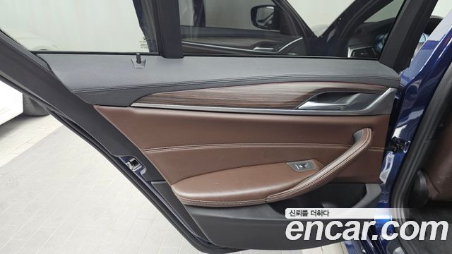 BMW 5-Series 530i M Sport Package Plus