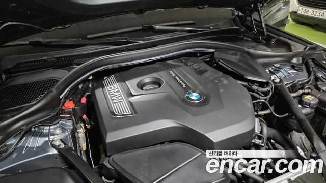 BMW 5-Series 530i xDrive M Sport Package