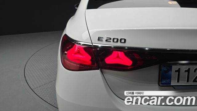 Mercedes-Benz E-Class E200 Avantgarde