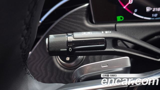 Mercedes-Benz E-Class E200 Avantgarde
