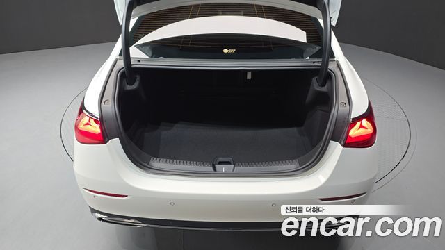 Mercedes-Benz E-Class E200 Avantgarde