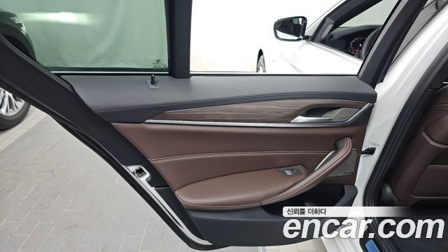 BMW 5-Series 520i M Sport
