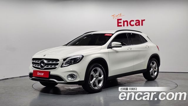 Mercedes-Benz GLA-Class GLA220