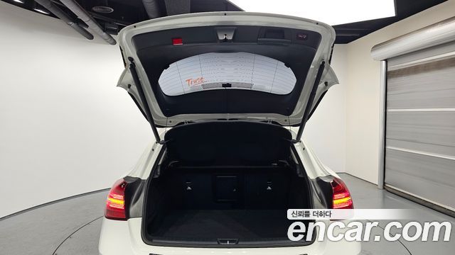 Mercedes-Benz GLA-Class GLA220