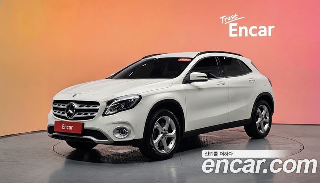 Mercedes-Benz GLA-Class GLA220