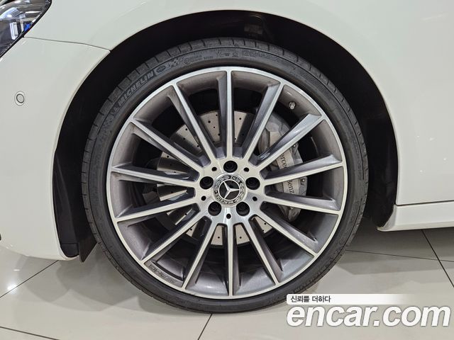 Mercedes-Benz E-Class E350 4MATIC AMG Line