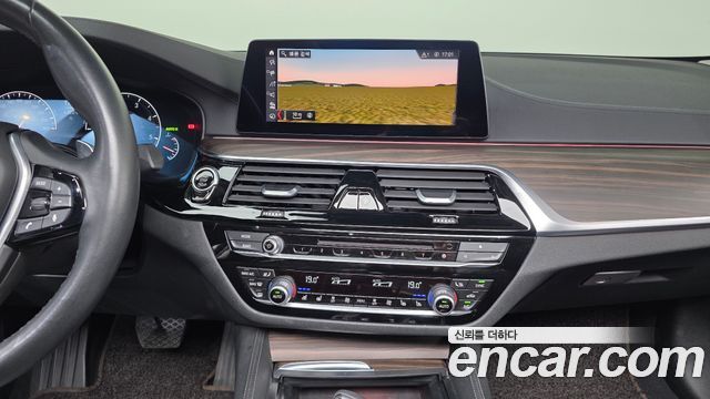 BMW 5-Series 520d Luxury Plus