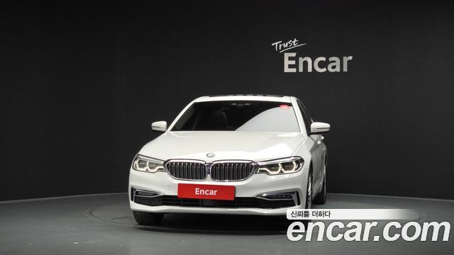 BMW 5-Series 520i Luxury