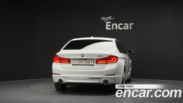 BMW 5-Series 520i Luxury