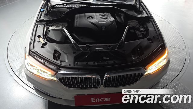 BMW 5-Series 520i Luxury