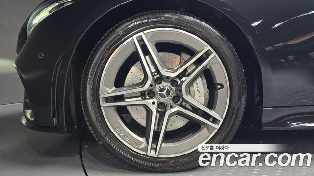 Mercedes-Benz CLS-Class CLS300d AMG Line