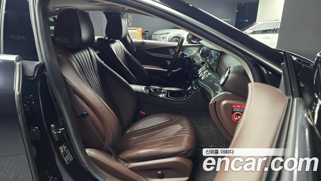 Mercedes-Benz CLS-Class CLS300d AMG Line