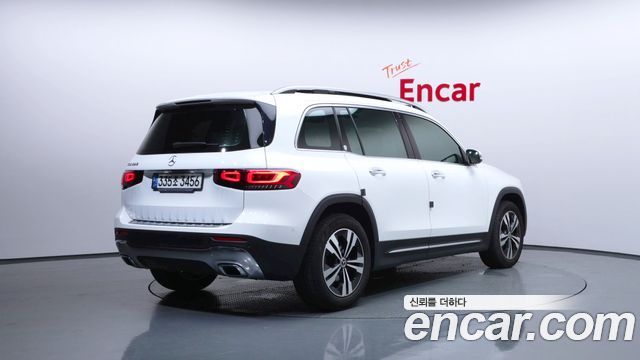 Mercedes-Benz GLB-Class GLB220