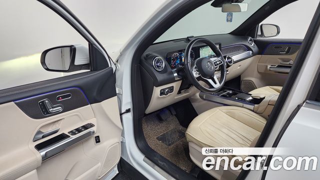 Mercedes-Benz GLB-Class GLB220