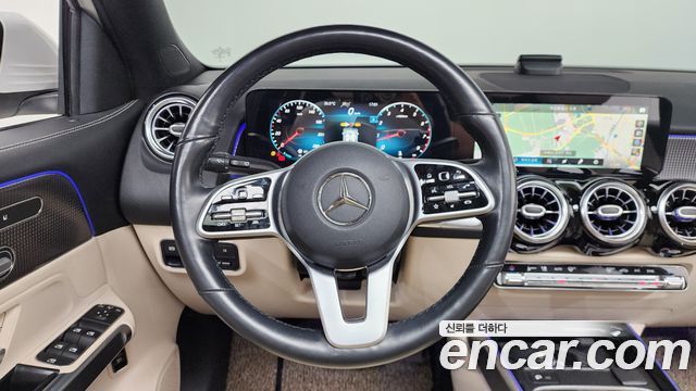 Mercedes-Benz GLB-Class GLB220