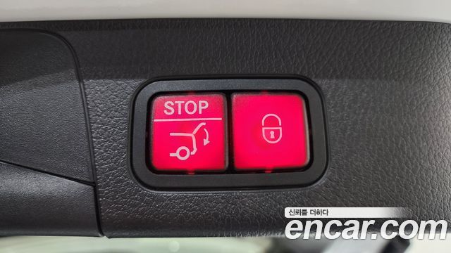 Mercedes-Benz GLB-Class GLB220