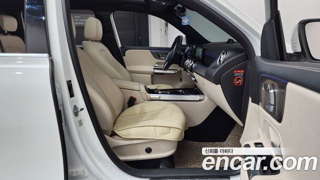 Mercedes-Benz GLB-Class GLB220