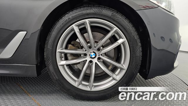 BMW 5-Series 520d M Sport Package Plus