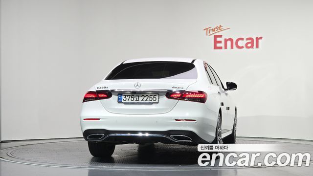 Mercedes-Benz E-Class E220d 4MATIC AMG Line